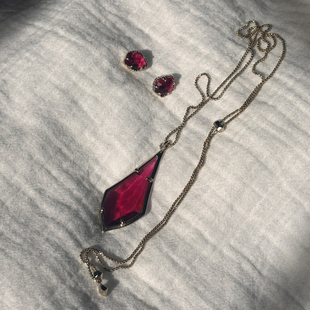 Kendra Scott Red Pendant Necklace and Earring Set